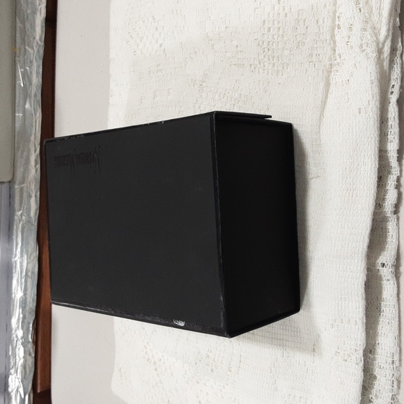 NEIMAN MARCUS GIFT BOX BLACK - Picture 2 of 7